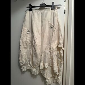 Iconoclast Unique & Elegant Cream Skirt - Lots of Details- Never Worn